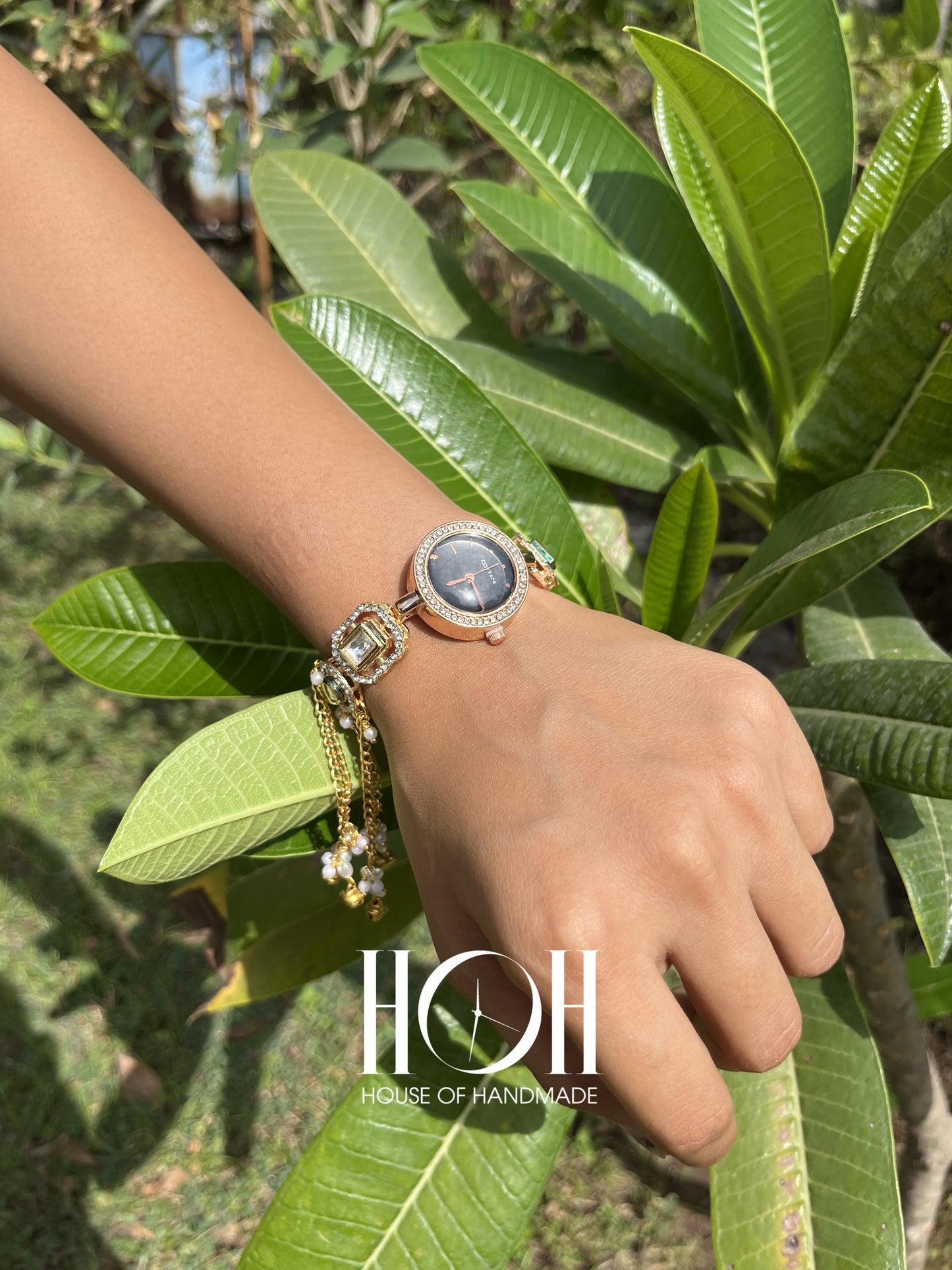 Kundan with Black Dial Bracelet Watch