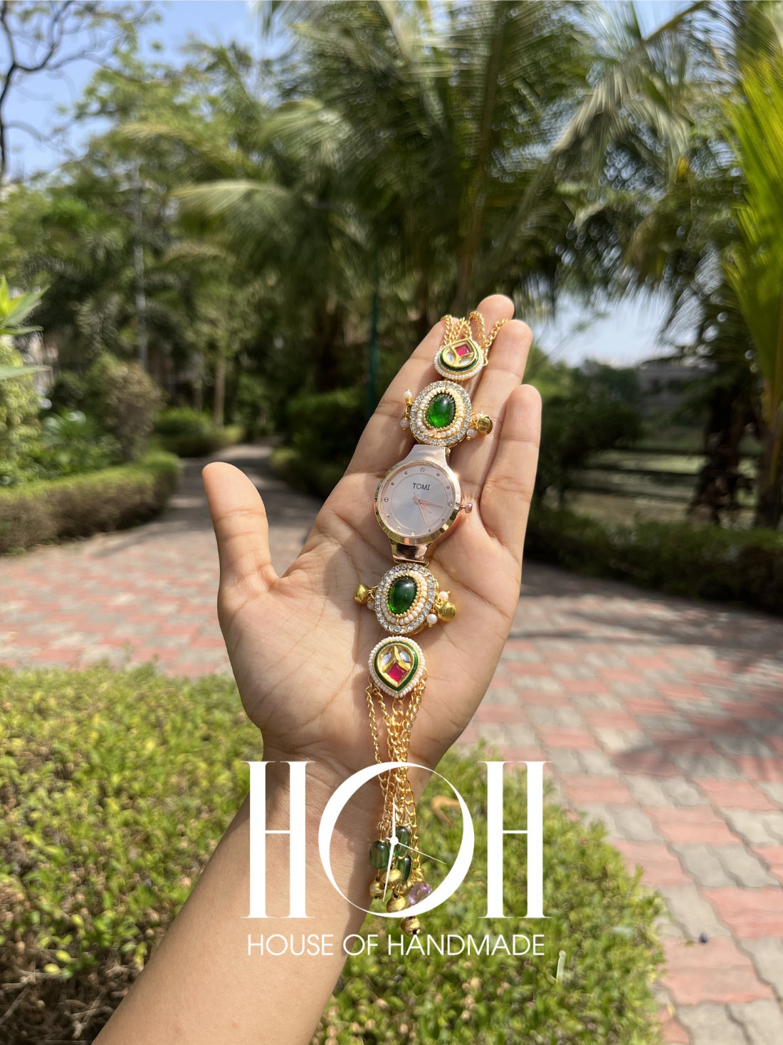 Kundan Bracelet Watch with Green Stone & Pearl