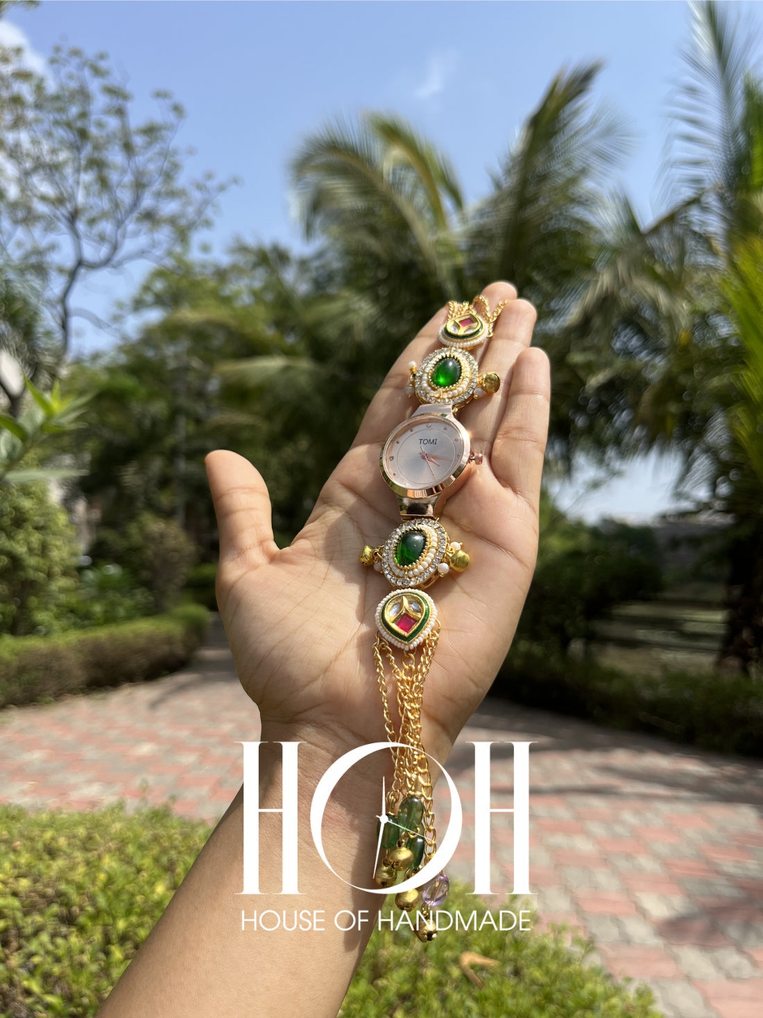 Kundan Bracelet Watch with Green Stone & Pearl