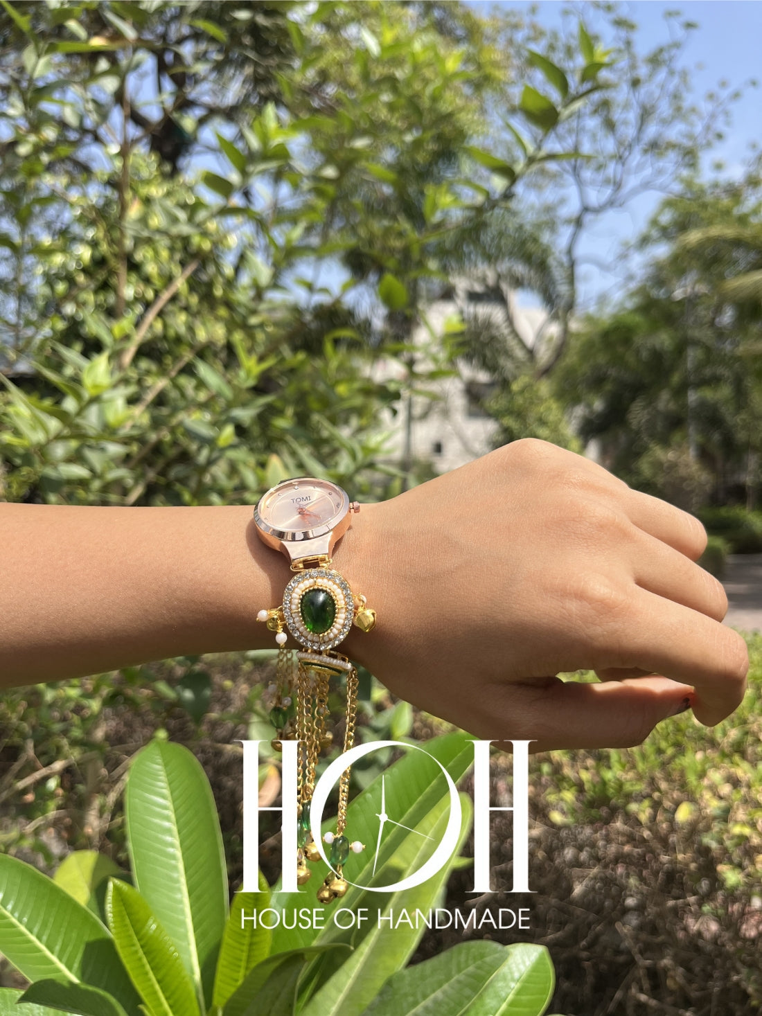 Kundan Bracelet Watch with Green Stone & Pearl