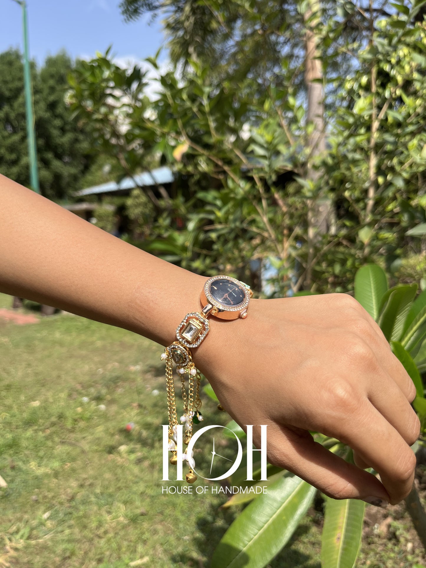 Kundan with Black Dial Bracelet Watch