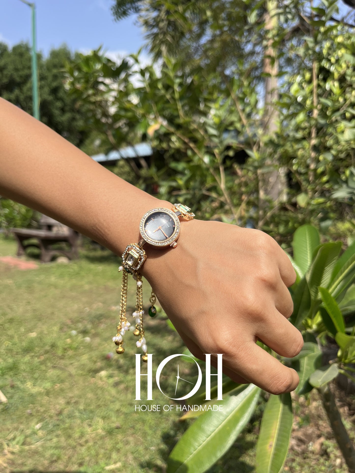 Kundan with Black Dial Bracelet Watch